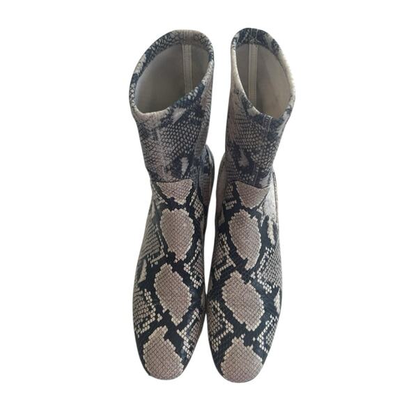 Stuart Weitzman Ernestine Python Print Leather Boots Gray Cream Size 7.5 - Picture 5 of 12